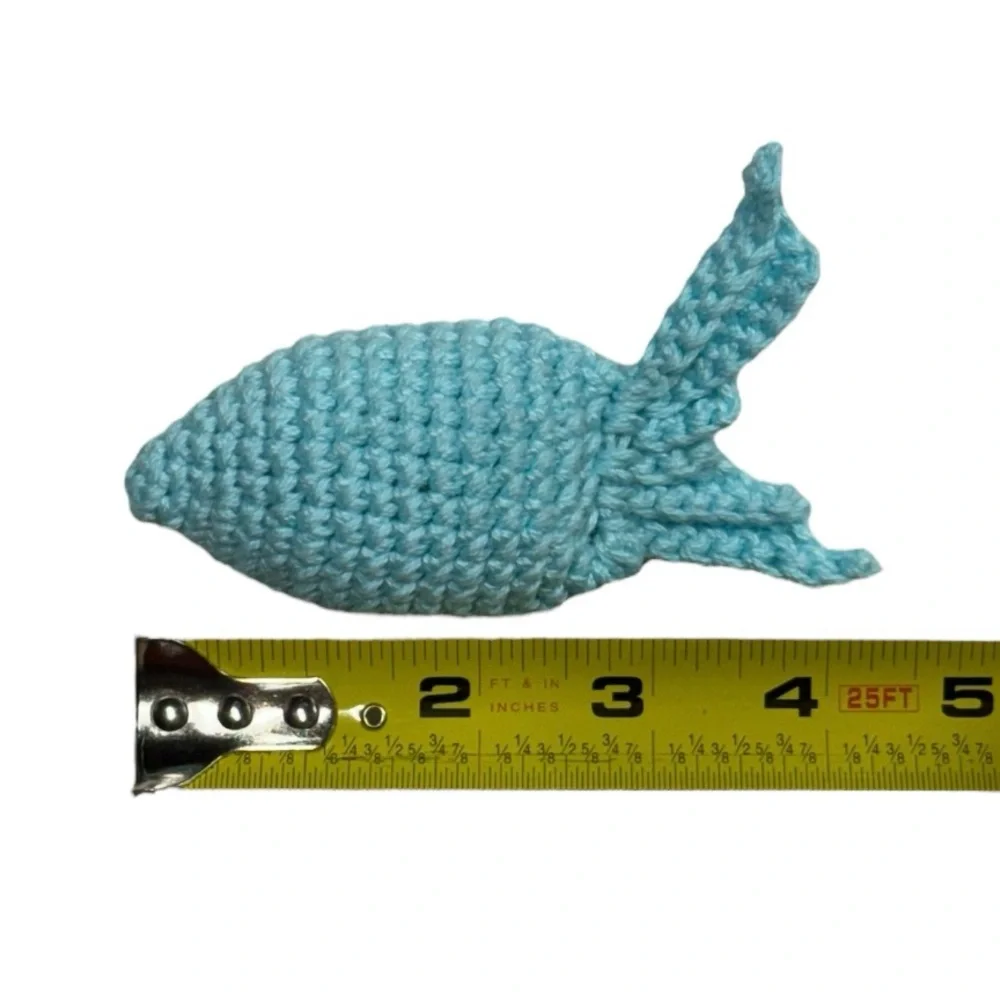 100% handmade crochet fish toy for cats with catnip inside! 100% cotton yarn